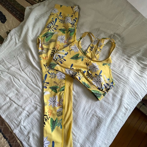 Zyia Active bra and leggings set - Picture 4 of 10